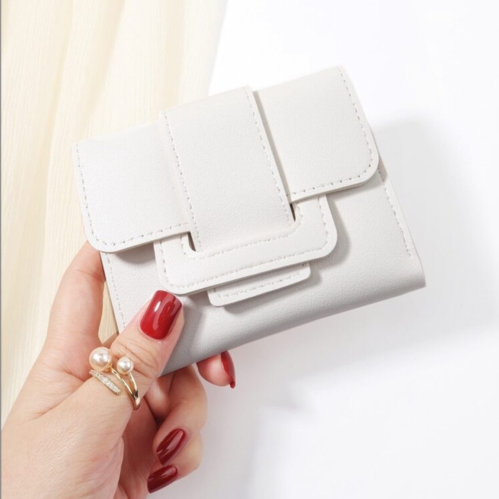 ⚠️Clearance White Tri Fold Wallet / Cardholder - Picture 2 of 4